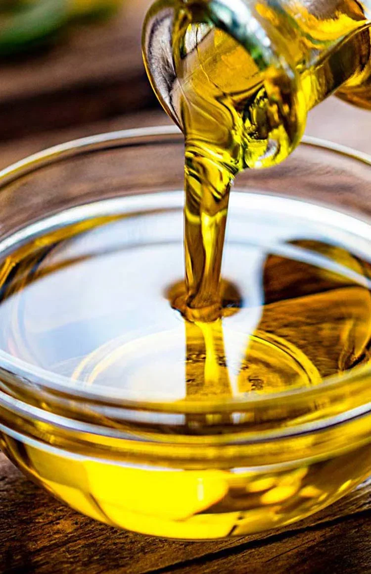 لماذا يُعتبر زيت الزيتون التونسي "الفلتر" الطبيعي لصحتك وجمالك؟